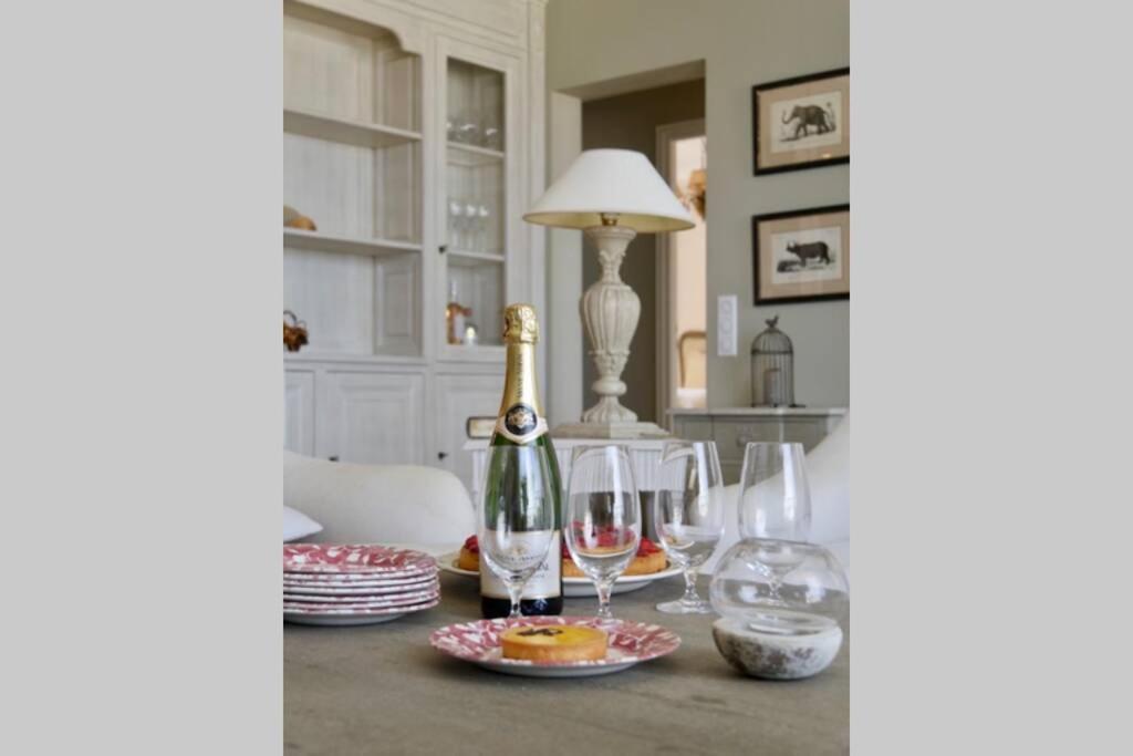 Bord De Mer - Ac, Wifi, Chic, Sea View, Beach 2 Minutes Walk Antibes Dış mekan fotoğraf
